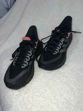 Adidas 4DFWD 2 women's running shoes in black and pink